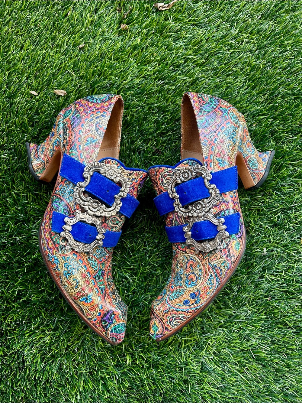 John Fluevog Classy Strozzi Swordfish Toe Pumps in Paisley - Picture 2 of 8